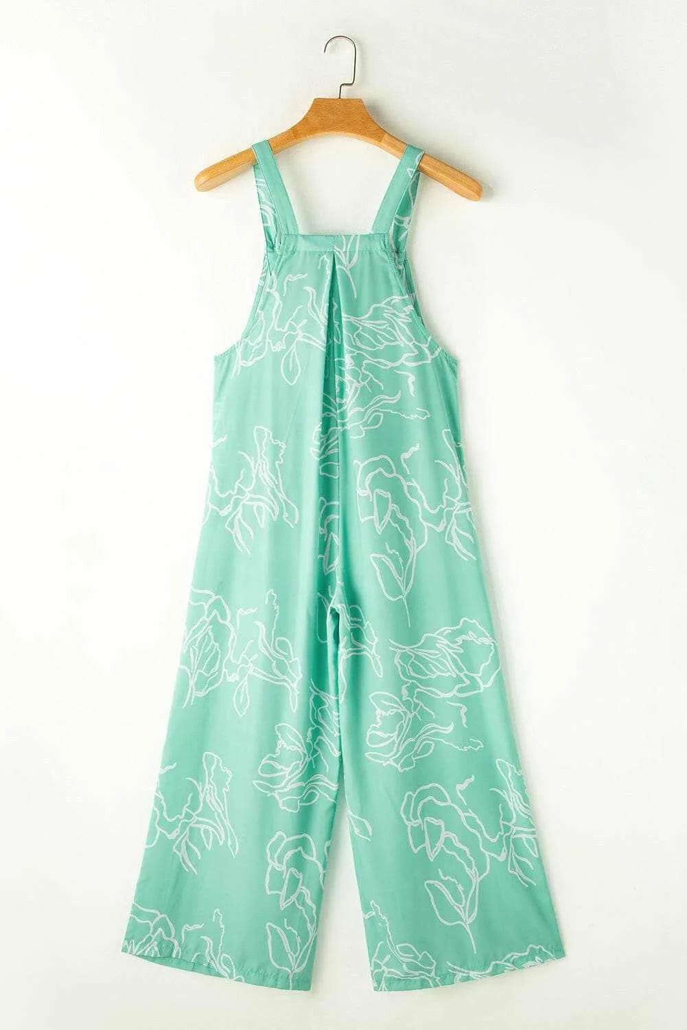 Stylish wide-leg jumpsuit with pockets